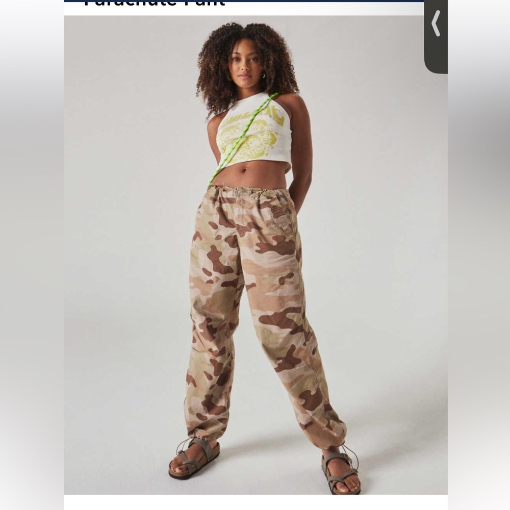 AE Snappy Stretch High-Waisted Parachute Pant